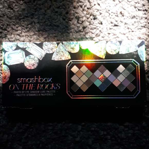 Eyeshadow pallet - Picture 1 of 2